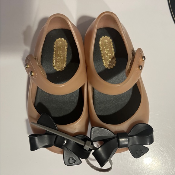Mini Melissa Mary Jane Flats with Bow - Picture 2 of 13